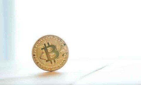 ビットコインは変化するべきだ…ただしゆっくりと