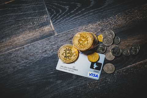 アメックス、4%ビットコイン還元の最強クレカを発表